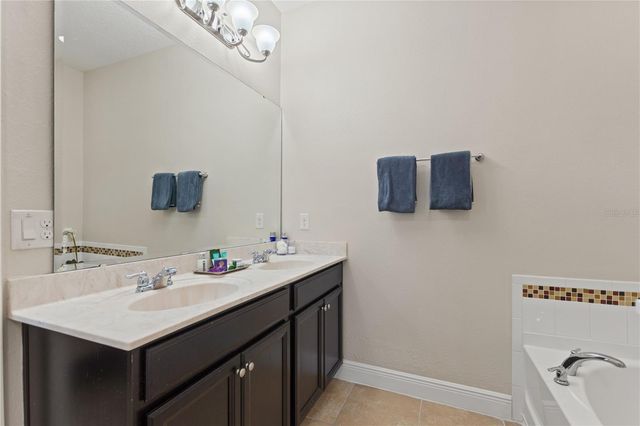 5120 OAKBOURNE AVENUE, Davenport, FL 33837