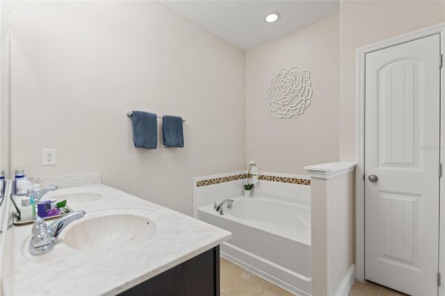 5120 OAKBOURNE AVENUE, Davenport, FL 33837