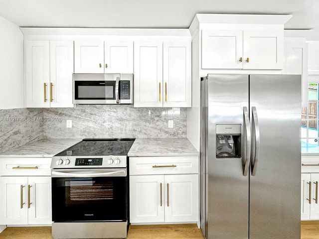 2101 N 56th Ave, Hollywood, FL 33021