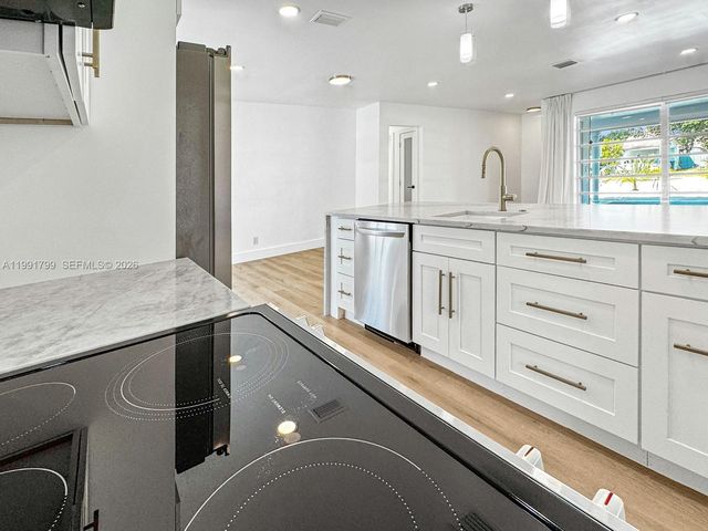 2101 N 56th Ave, Hollywood, FL 33021