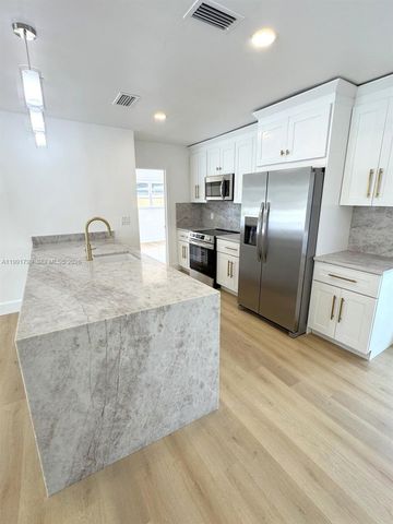 2101 N 56th Ave, Hollywood, FL 33021