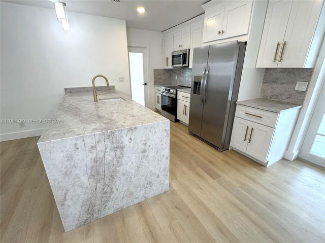 2101 N 56th Ave, Hollywood, FL 33021