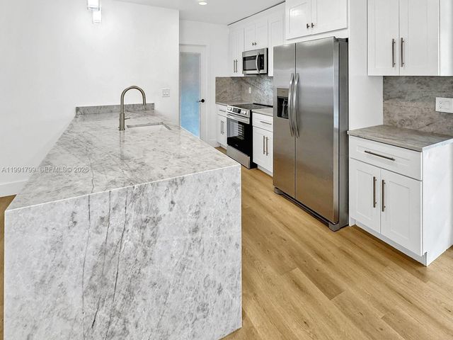 2101 N 56th Ave, Hollywood, FL 33021