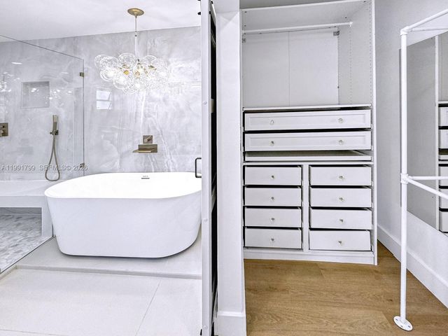 2101 N 56th Ave, Hollywood, FL 33021