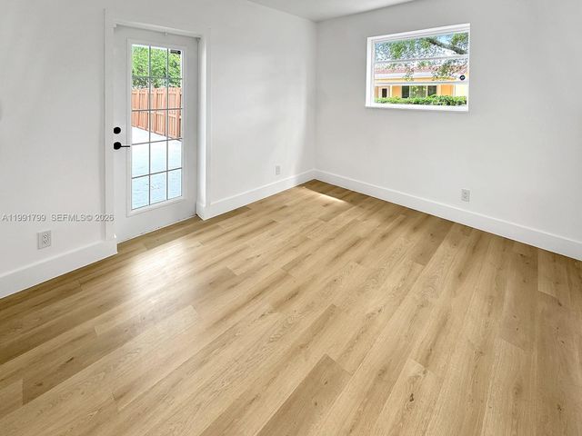 2101 N 56th Ave, Hollywood, FL 33021