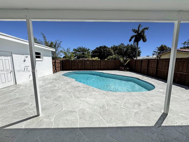 2101 N 56th Ave, Hollywood, FL 33021