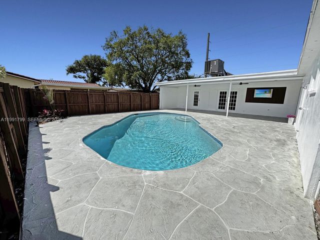 2101 N 56th Ave, Hollywood, FL 33021