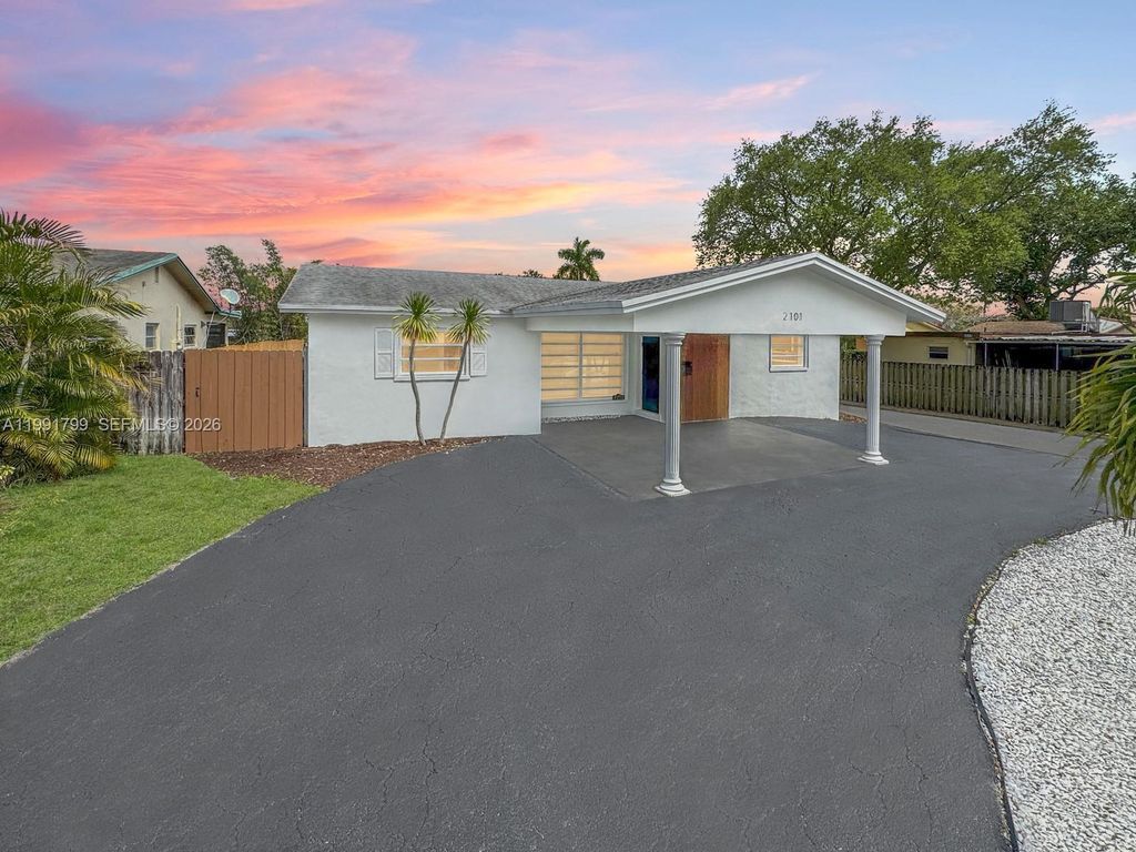 2101 N 56th Ave, Hollywood, FL 33021