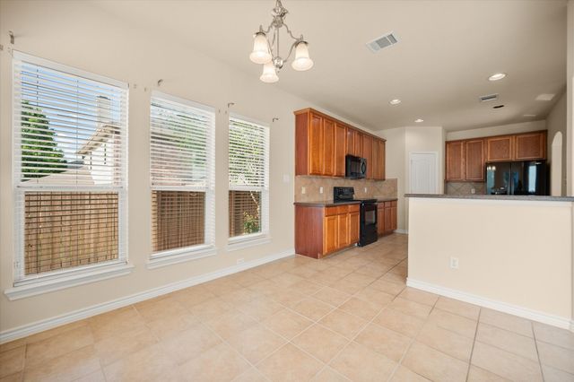 700 Sage Brush Drive, Weatherford, TX 76087