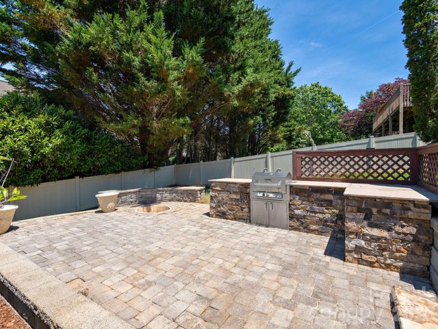 95 Driftstone Circle, Arden, NC 28704