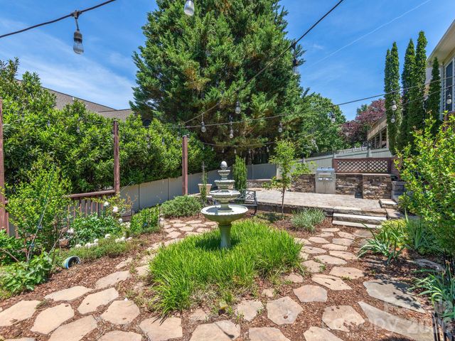 95 Driftstone Circle, Arden, NC 28704