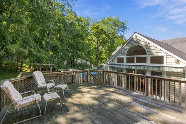 3494 Overlook Avenue, Yorktown Heights, NY 10598