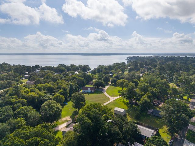 297 Vicki Drive, Livingston, TX 77351
