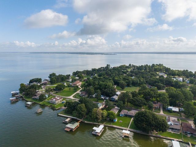 297 Vicki Drive, Livingston, TX 77351