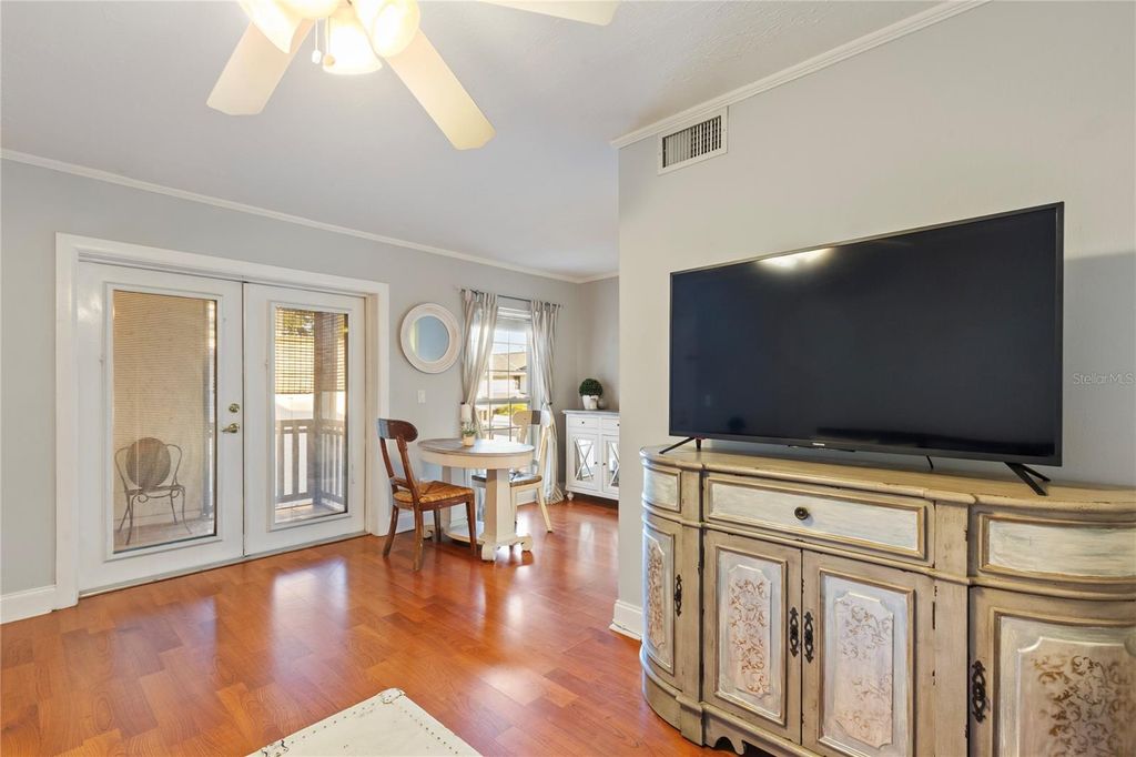 Image 5 of property listing at 4611 W NORTH B STREET 238, Tampa, FL 33609