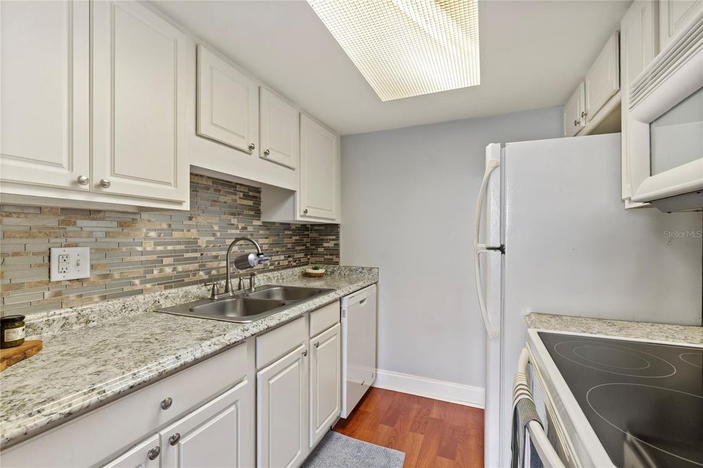 Image 8 of property listing at 4611 W NORTH B STREET 238, Tampa, FL 33609