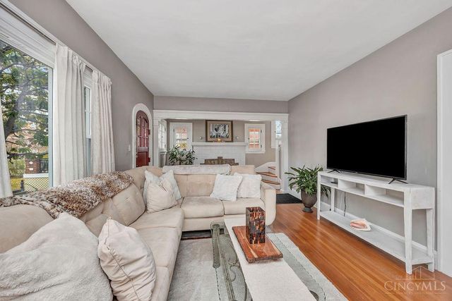 2913 Madison Road, Cincinnati, OH 45209