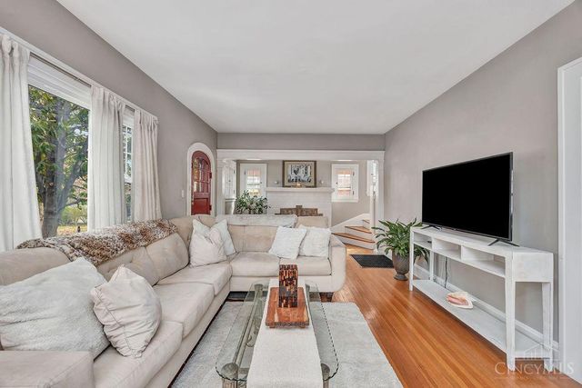 2913 Madison Road, Cincinnati, OH 45209