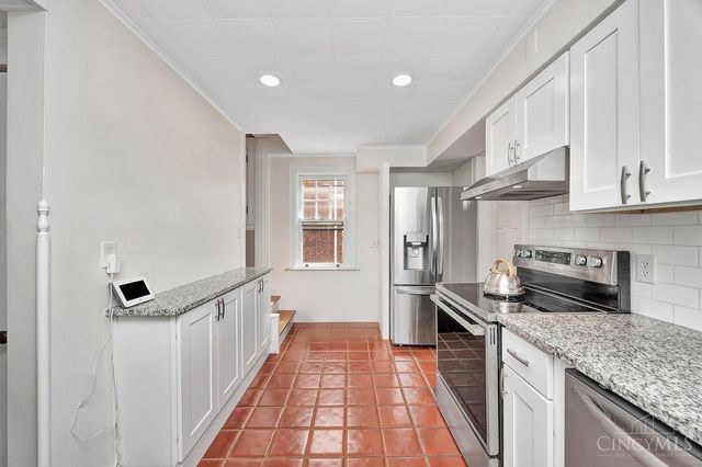 2913 Madison Road, Cincinnati, OH 45209