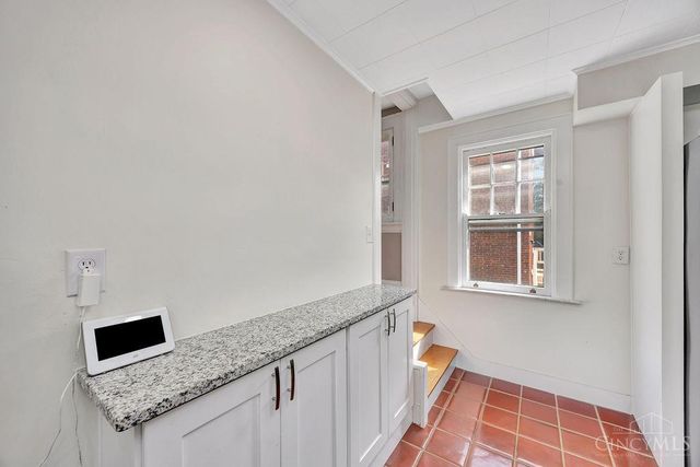 2913 Madison Road, Cincinnati, OH 45209