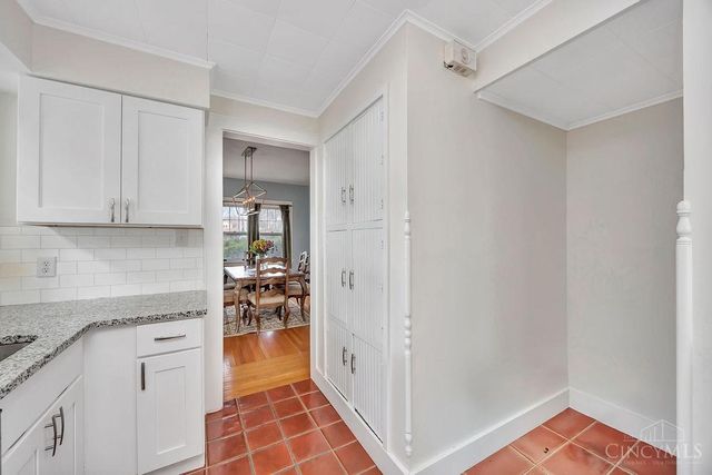 2913 Madison Road, Cincinnati, OH 45209