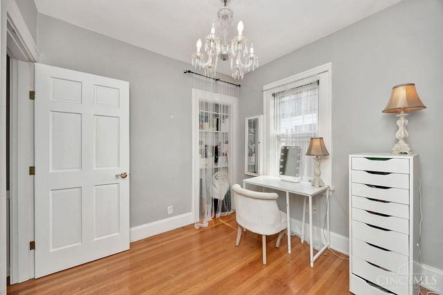 2913 Madison Road, Cincinnati, OH 45209