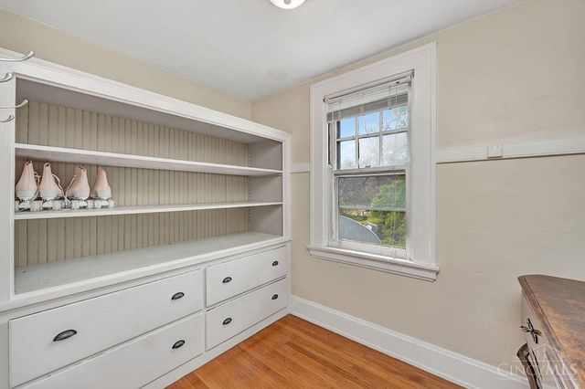 2913 Madison Road, Cincinnati, OH 45209