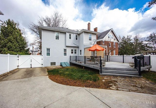 2913 Madison Road, Cincinnati, OH 45209