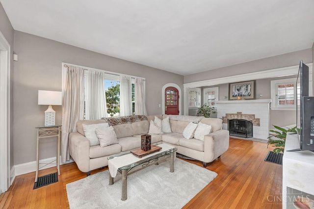 2913 Madison Road, Cincinnati, OH 45209