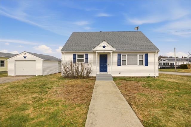 92 Bracket Avenue, Tiverton, RI 02878