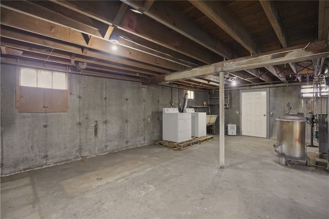 92 Bracket Avenue, Tiverton, RI 02878