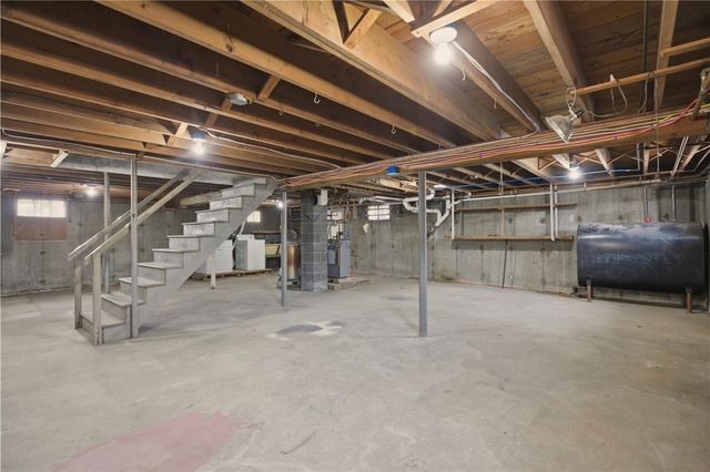 92 Bracket Avenue, Tiverton, RI 02878