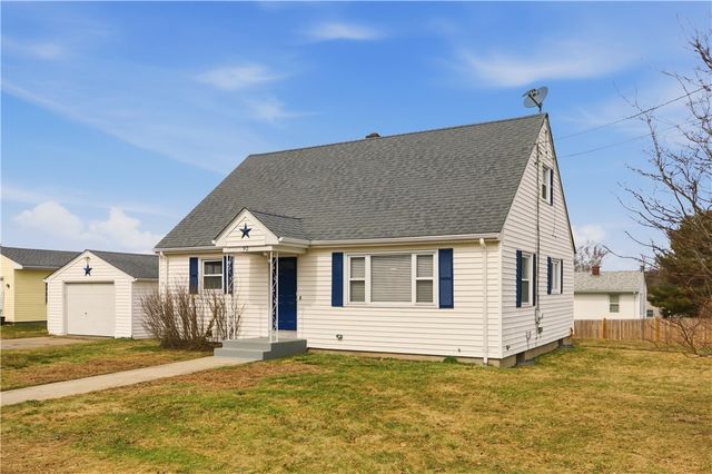 92 Bracket Avenue, Tiverton, RI 02878