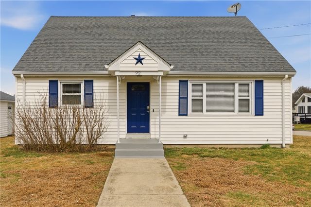 92 Bracket Avenue, Tiverton, RI 02878