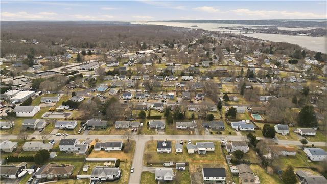 92 Bracket Avenue, Tiverton, RI 02878