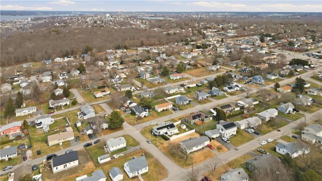 92 Bracket Avenue, Tiverton, RI 02878