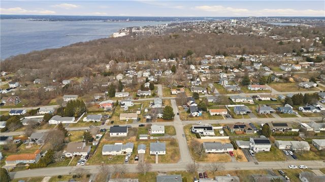 92 Bracket Avenue, Tiverton, RI 02878