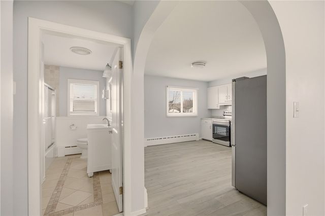 92 Bracket Avenue, Tiverton, RI 02878