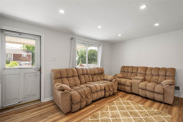 5314 Becky Drive, Baldwin Boro, PA 15236