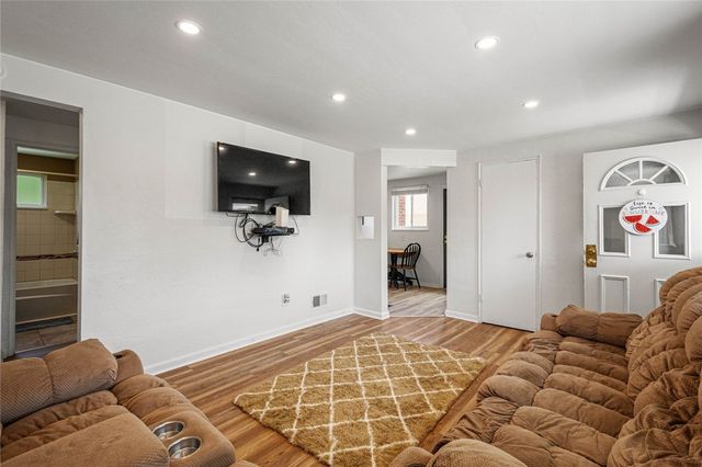 5314 Becky Drive, Baldwin Boro, PA 15236