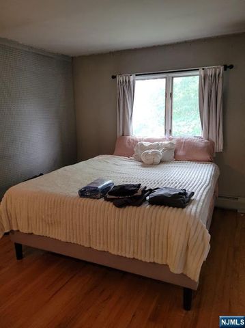 88 Hawthorne Avenue, Park Ridge, NJ 07656
