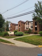 88 Hawthorne Avenue, Park Ridge, NJ 07656