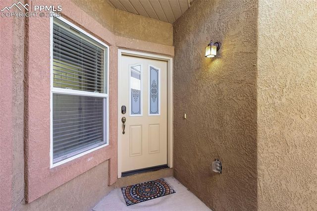 5823 New Crossings Point, Colorado Springs, CO 80918