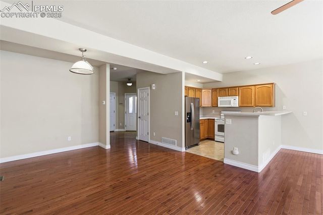 5823 New Crossings Point, Colorado Springs, CO 80918