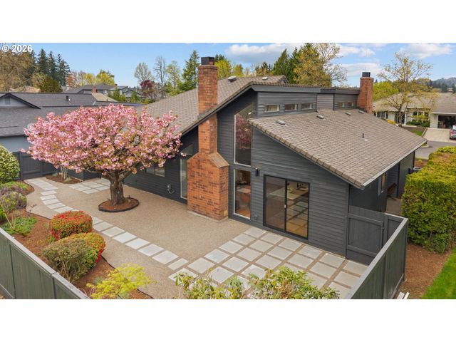 7104 Sw CHAPEL Ln, Portland, OR 97223