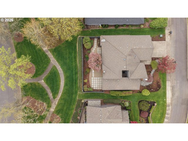 7104 Sw CHAPEL Ln, Portland, OR 97223