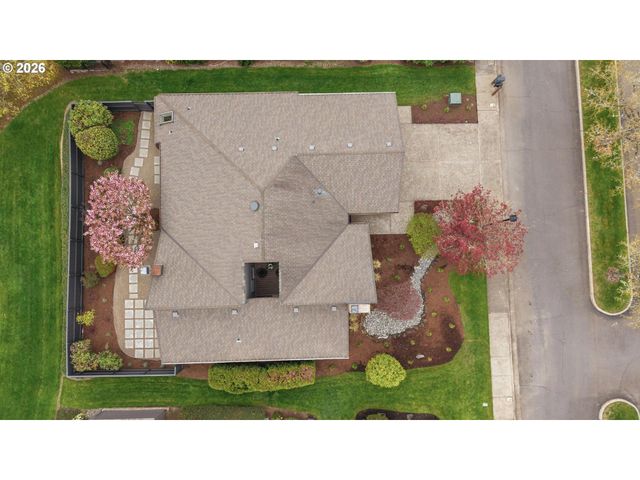 7104 Sw CHAPEL Ln, Portland, OR 97223