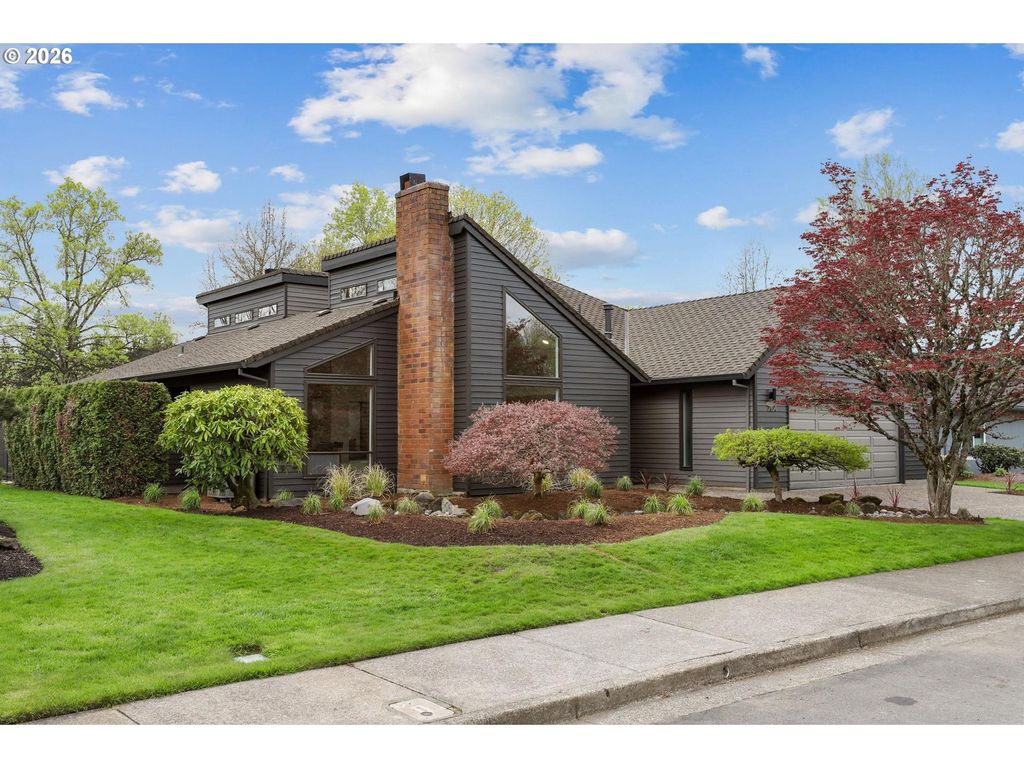 7104 Sw CHAPEL Ln, Portland, OR 97223