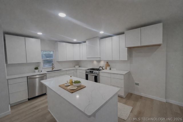 4907 S Boston Place, Tulsa, OK 74105