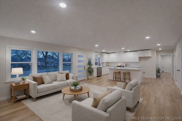 4907 S Boston Place, Tulsa, OK 74105